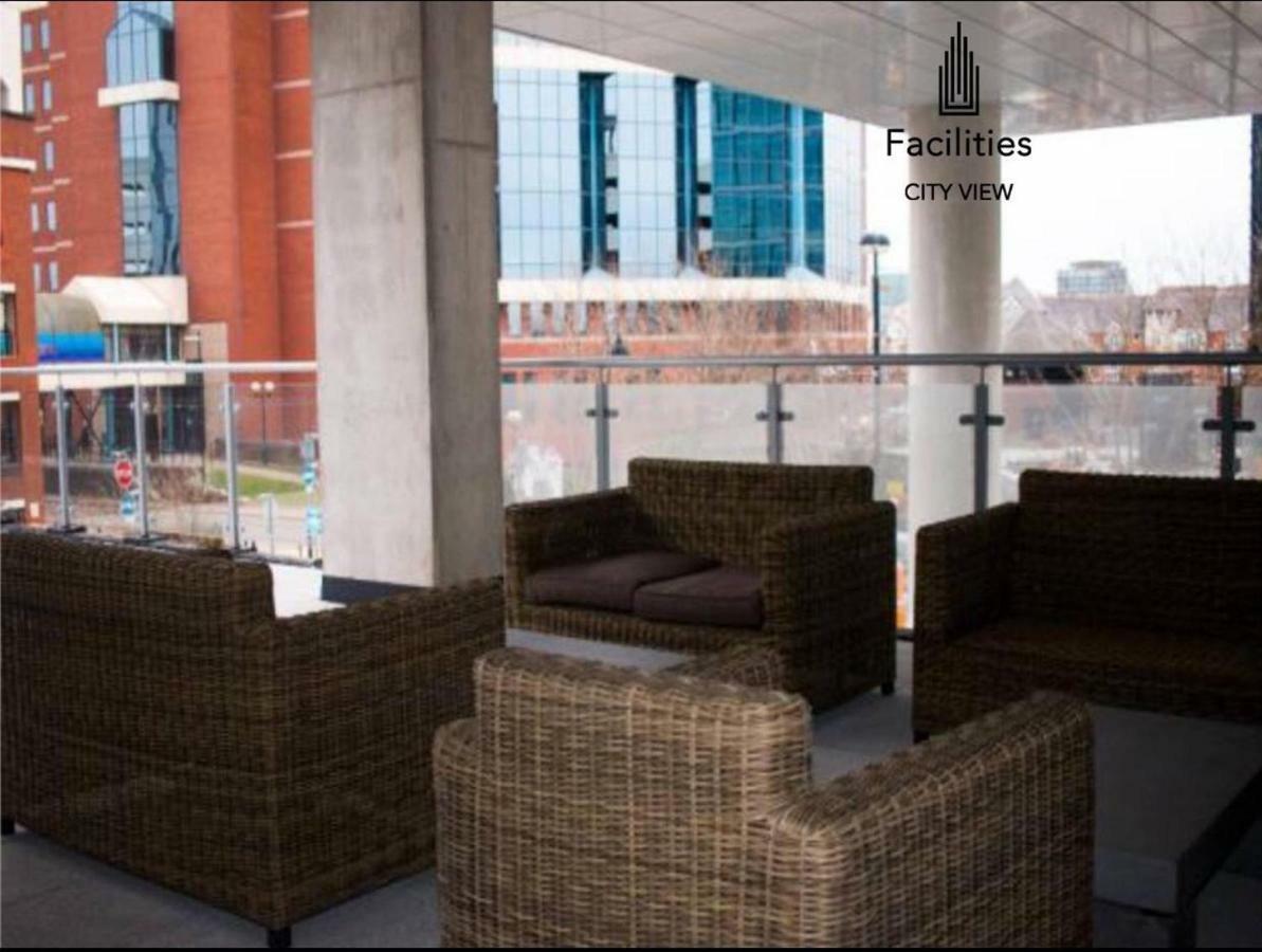 Studio Apartments Free Street Parking Subject To Availability Манчестър Екстериор снимка